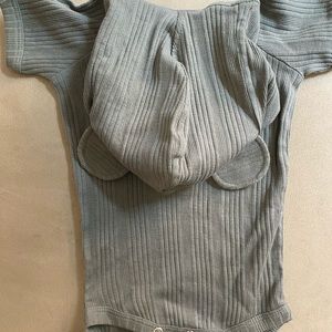 Kate Quinn ss bear hooded bodysuit NWT